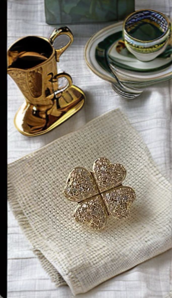 Taşlı Yonca Charm